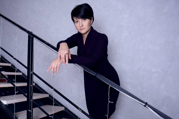 Марина Клюшина: как выглядит работа с издательством "Эксмо", насколько важно литературному переводчику самому писать, и можно ли жить на заработок от литературного перевода